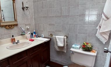 CASA EN VENTA 4 DORMITORIOS ORDOÑEZ LASSO