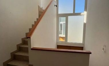 SE ARRIENDA GRAN CASA EN CONDOMINIO 4D4B - COLEGIO PUMAHUE, PEÑALOLEN