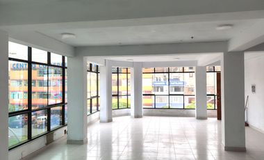 EN ALQUILER: LOCAL/OFICINA (estreno) 140 m² – 3er PISO – Callao