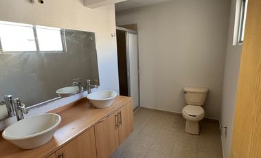 AMPLIO DEPARTAMENTO EN VENTA RECIEN REMODELADO