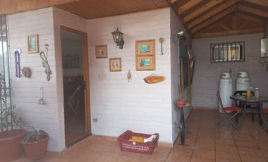 Vende Casa 3 dorm. Barrio Las Rosas