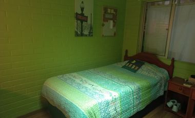 Vende Casa 3 dorm. Barrio Las Rosas