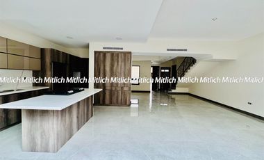 Casa en Venta Fraccionamiento Denali Rejon  $ 5,300,000