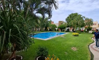 $1,200,000 Hermosa casa en VENTA en condominio Sauces, Emiliano Zapata, Morelos con alberca y seguridad