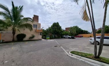 $1,200,000 Hermosa casa en VENTA en condominio Sauces, Emiliano Zapata, Morelos con alberca y seguridad