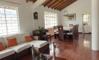 casa con amplias áreas