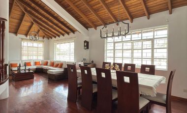 casa con amplias áreas