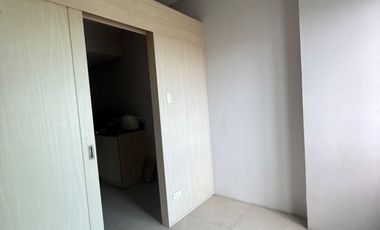 1BR W/ BALCONY GRASS RESIDENCES FOR LEASE