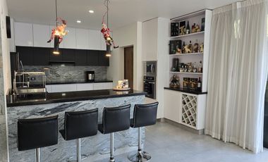 Los Robles Residencial dentro de coto Helechos.