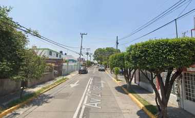 Venta de Remate en Hermosa y Amplia Casa Col. Habitacional Electra, Tlalnepantla.