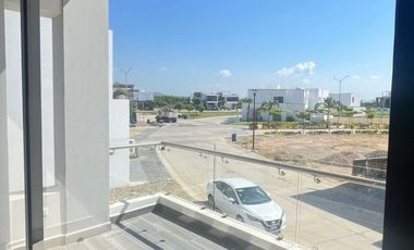 CASA EN  VENTA EN RESIDENCIAL MARALTO MAZATLAN SINALOA