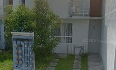 Hermosa y amplia casa con excelentes acabados y todas las comodidades que soñaste.