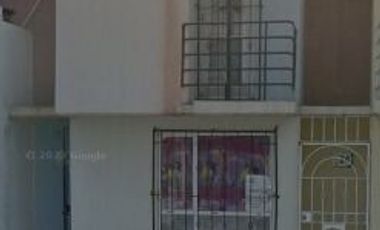 Hermosa y amplia casa con excelentes acabados y todas las comodidades que soñaste.
