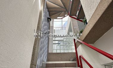 CLINICA EN FUNCIONAMIENTO EN EXCELENTE UBICACION