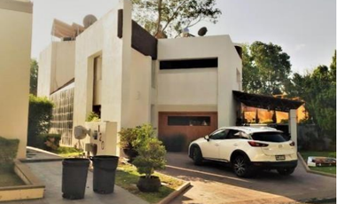 VENTA DE HERMOSA CASA