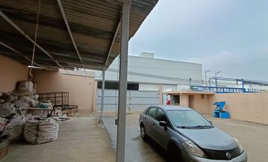 amplia bodega en Ciudad Industrial con estacionamiento techado