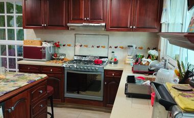 Casa estilo Californiano en Venta a 5 min del Centro de Tepotzotlán