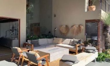 VENTA CASA AMUEBLADA JUNTO AL LAGO CON MUELLE SANTA MARÍA AHUACATLÁN CAS_5078 CM