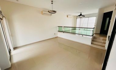 Casa en renta en Veracruz en Fracc. Lomas del Sol Riviera Veracruzana