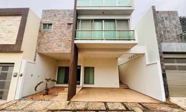 Casa en renta en Veracruz en Fracc. Lomas del Sol Riviera Veracruzana