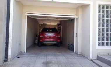 Venta Casa 3 Dormitorios Lanús Oeste Piscina Cocheras