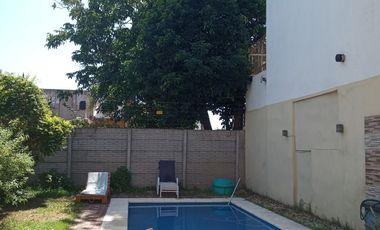 Venta Casa 3 Dormitorios Lanús Oeste Piscina Cocheras