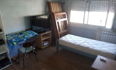 Venta Casa 3 Dormitorios Lanús Oeste Piscina Cocheras