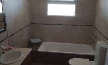 Venta Casa 3 Dormitorios Lanús Oeste Piscina Cocheras