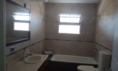 Venta Casa 3 Dormitorios Lanús Oeste Piscina Cocheras