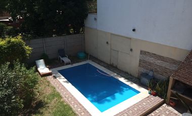 Venta Casa 3 Dormitorios Lanús Oeste Piscina Cocheras