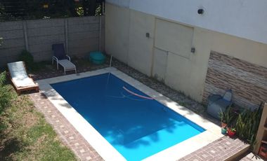 Venta Casa 3 Dormitorios Lanús Oeste Piscina Cocheras