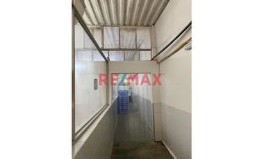 Amplio Local Comercial, Industrial En Excelente Ubicación