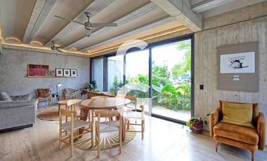 Casa en Venta en Cancún en Laguna Puerto Cancún con Alberca y Rooftop