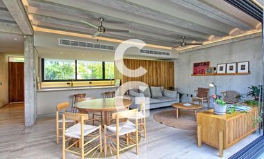 Casa en Venta en Cancún en Laguna Puerto Cancún con Alberca y Rooftop