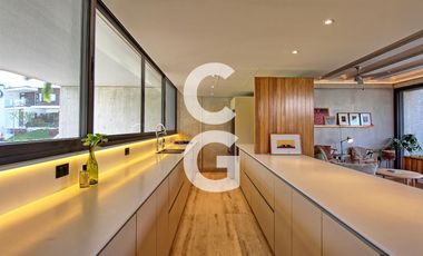 Casa en Venta en Cancún en Laguna Puerto Cancún con Alberca y Rooftop