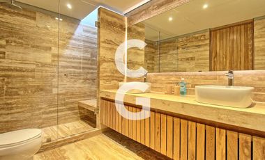 Casa en Venta en Cancún en Laguna Puerto Cancún con Alberca y Rooftop