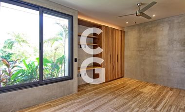 Casa en Venta en Cancún en Laguna Puerto Cancún con Alberca y Rooftop