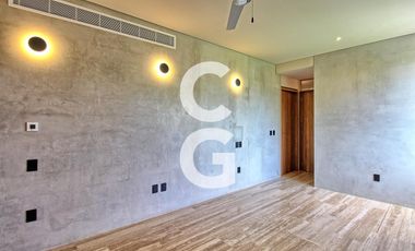 Casa en Venta en Cancún en Laguna Puerto Cancún con Alberca y Rooftop