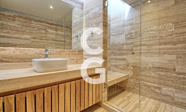 Casa en Venta en Cancún en Laguna Puerto Cancún con Alberca y Rooftop