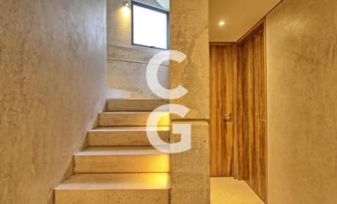 Casa en Venta en Cancún en Laguna Puerto Cancún con Alberca y Rooftop