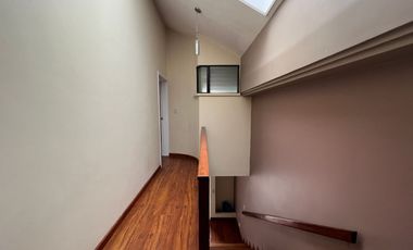 🏡 Casa en Renta de 5 Dormitorios muy amplia por la Av. Loja y Av. 10 de Agosto🏡