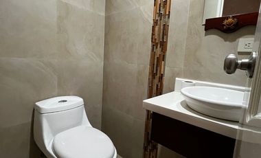 🏡 Casa en Renta de 5 Dormitorios muy amplia por la Av. Loja y Av. 10 de Agosto🏡