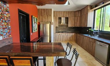 Espectacular residencia en venta en San Miguel de Allende, fracc. Privado, acceso controlados, única en su tipo, 5 recámaras, alberca, etc.
