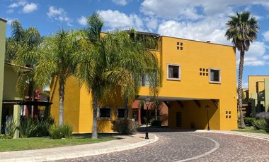 Espectacular residencia en venta en San Miguel de Allende, fracc. Privado, acceso controlados, única en su tipo, 5 recámaras, alberca, etc.