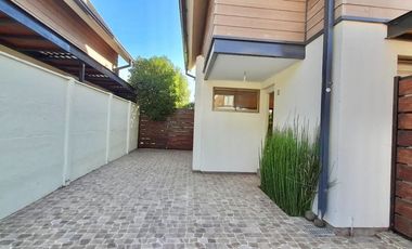 Venta casa en exclusivo condominio Altazor, Peñaflor