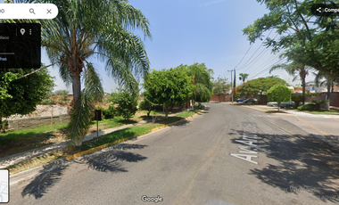 CASA DE OPORTUNIDAD EN AV. ARROYO SECO 1,500  SAN PEDRO TLAQUEPAQUE  $749,828 PRECIO EPECIAL SOLO POR UNOS DIAS,