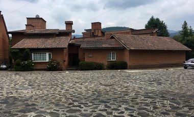 PRECIOSA CASA EN CLUB HIPICO ACOPILCO, CUAJIMALPA, SUPER PRECIO, $14,000,000.00 PESOS