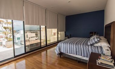 Casa de 3 recámaras y cuarto de servicio en Cumbres del Lago / Juriquilla / Querétaro