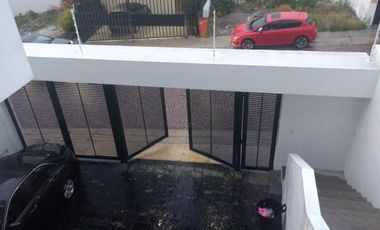 Casa de 3 recámaras y cuarto de servicio en Cumbres del Lago / Juriquilla / Querétaro