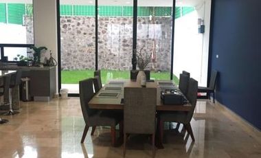 Casa de 3 recámaras y cuarto de servicio en Cumbres del Lago / Juriquilla / Querétaro